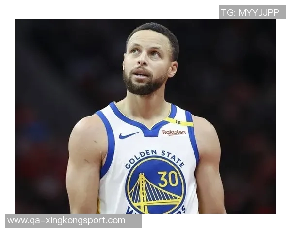 四年前的今天库里三分球超越雷阿伦成为NBA历史三分王的辉煌时刻