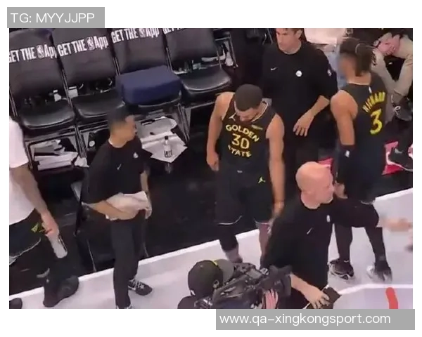 勇士队医澄清库里伤情错误左腿受伤引发关注与讨论