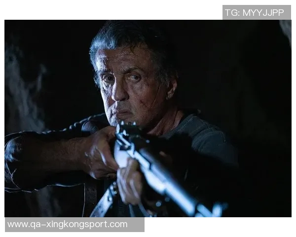 克拉克斯顿半场表现惊艳7中5贡献11分8板5助正负值高达22