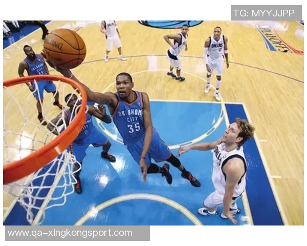 杜兰特赛季开局表现惊艳场均30分高效命中率限制对手运动战表现不佳 杜兰特赛季开局表现惊艳场均30分高效命中率限制对手运动战表现不佳